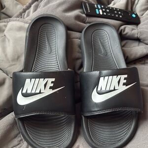 Nike Slides

Size Women’s 6
Barely used